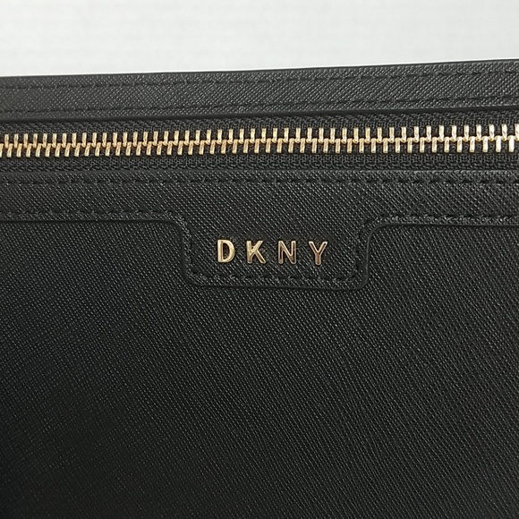 DKNY Vela Leather Wristlet - Picture 3 of 8
